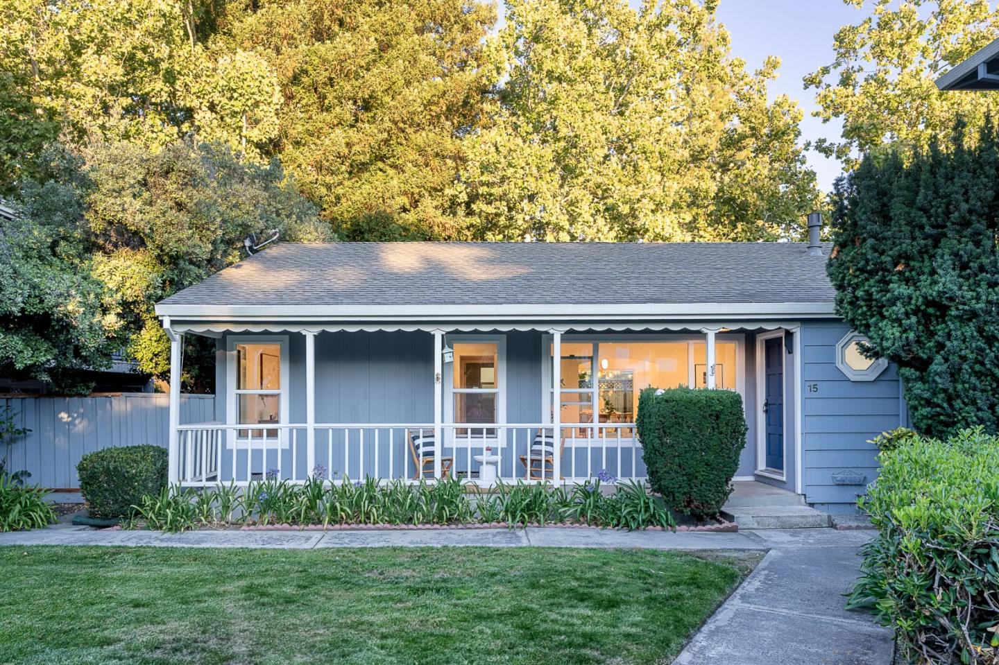 Detail Gallery Image 2 of 41 For 453 N Rengstorff Ave #15,  Mountain View,  CA 94043 - 3 Beds | 2 Baths