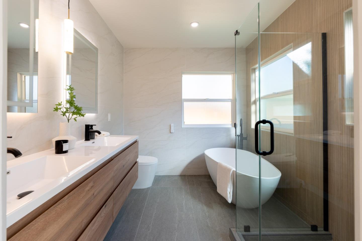 Detail Gallery Image 22 of 41 For 453 N Rengstorff Ave #15,  Mountain View,  CA 94043 - 3 Beds | 2 Baths