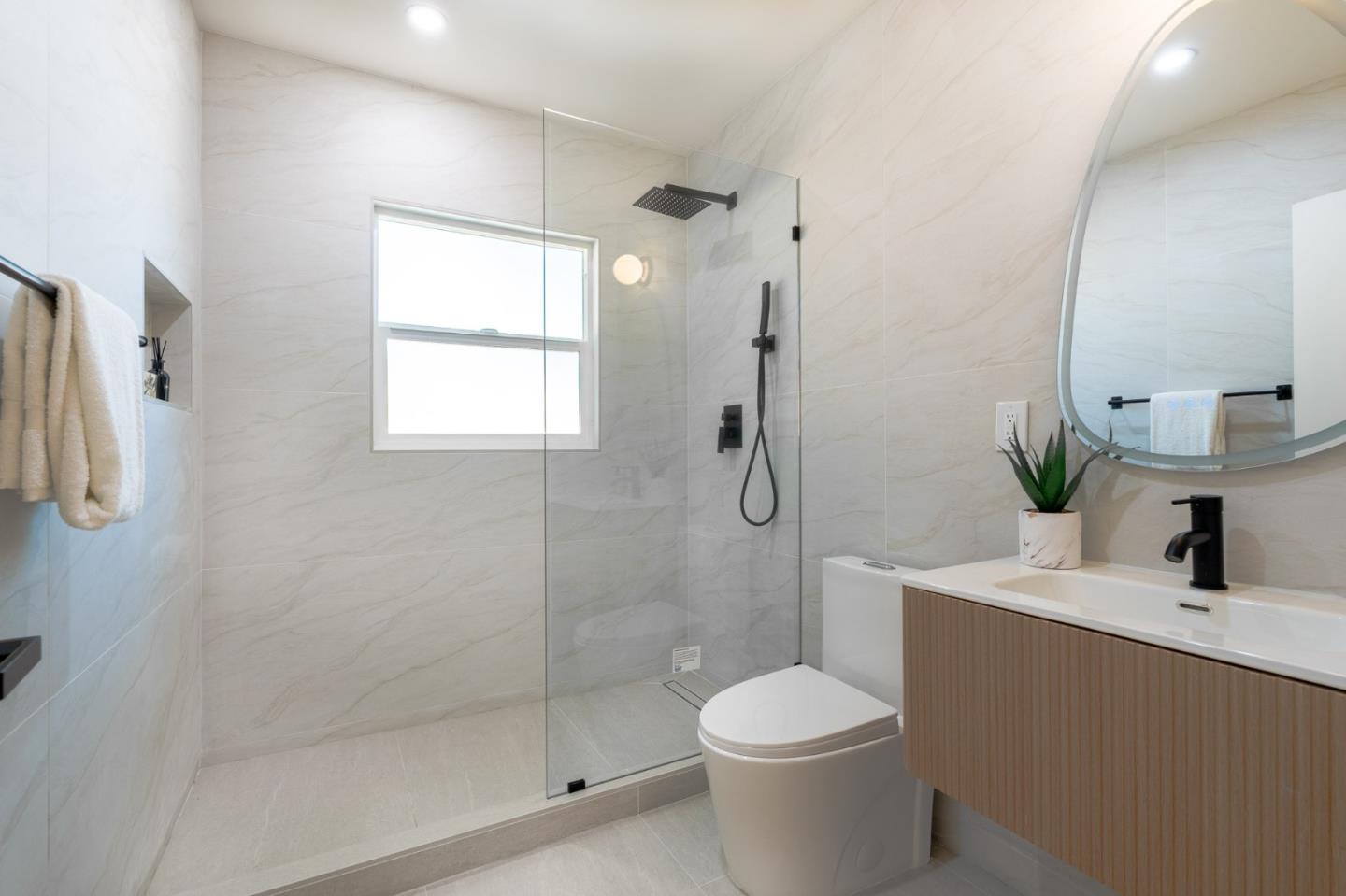Detail Gallery Image 28 of 41 For 453 N Rengstorff Ave #15,  Mountain View,  CA 94043 - 3 Beds | 2 Baths