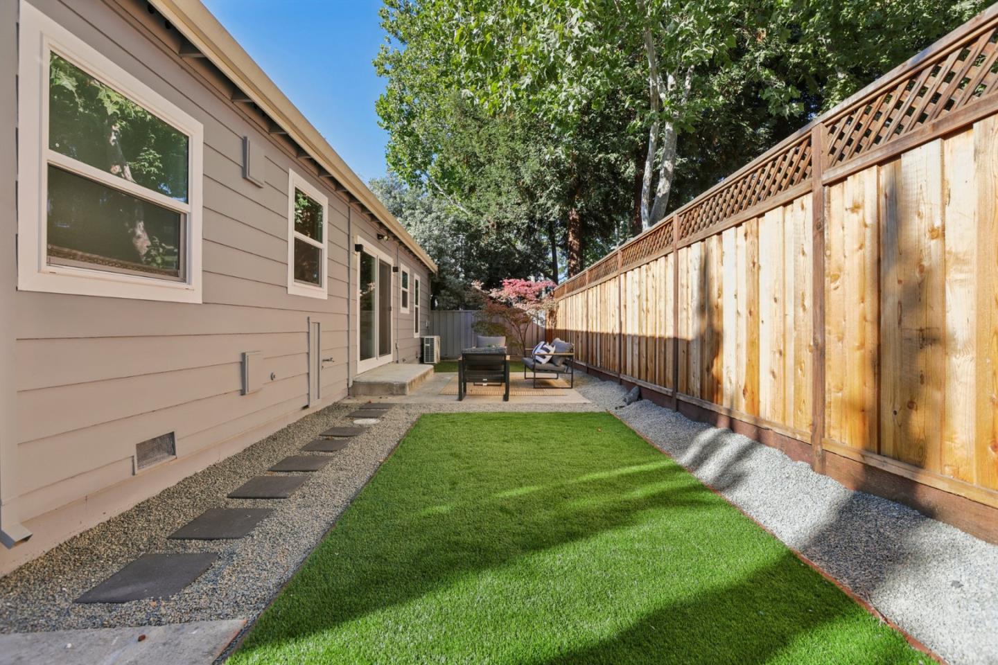 Detail Gallery Image 32 of 41 For 453 N Rengstorff Ave #15,  Mountain View,  CA 94043 - 3 Beds | 2 Baths