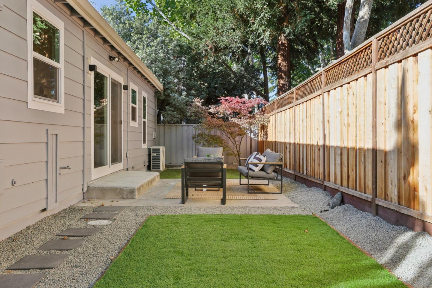 Detail Gallery Image 33 of 41 For 453 N Rengstorff Ave #15,  Mountain View,  CA 94043 - 3 Beds | 2 Baths