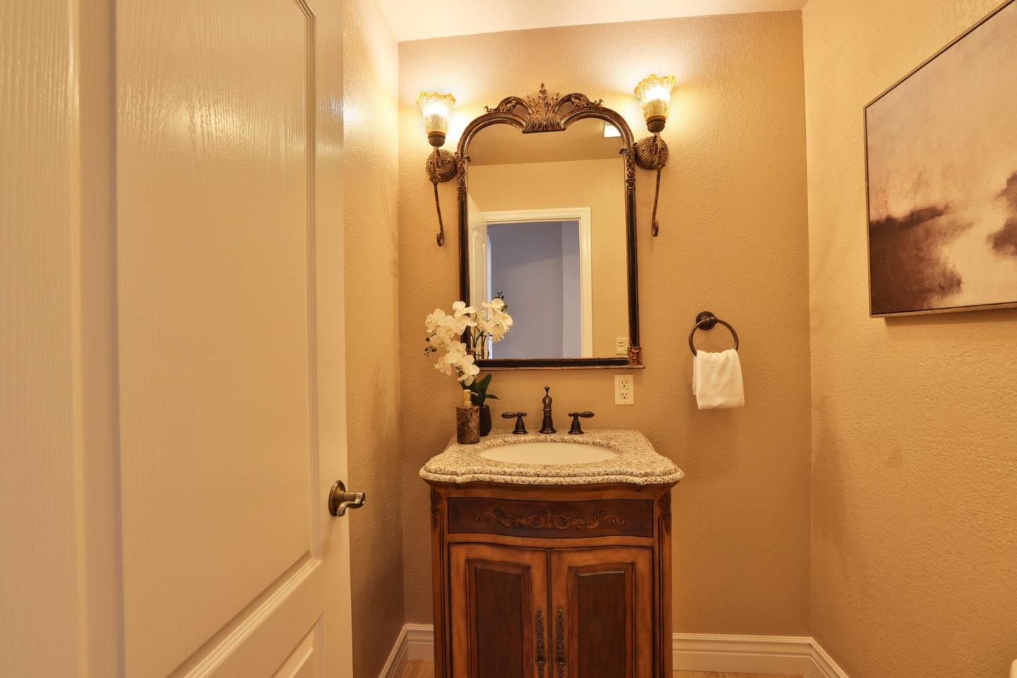 Detail Gallery Image 13 of 30 For 1330 Flower Ct, Cupertino,  CA 95014 - 4 Beds | 2/1 Baths