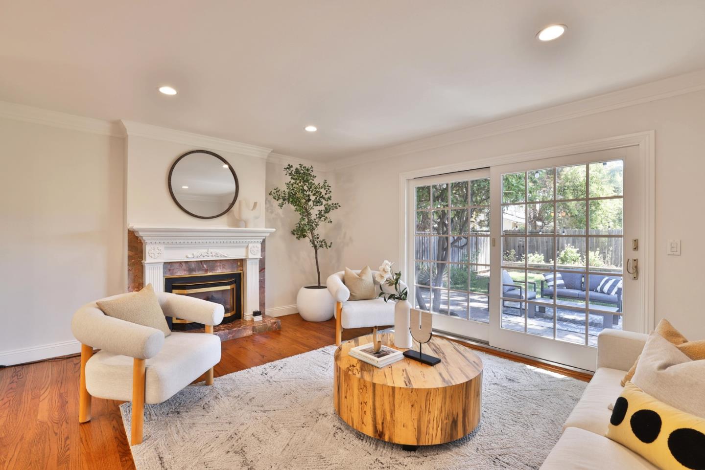 Detail Gallery Image 7 of 30 For 1330 Flower Ct, Cupertino,  CA 95014 - 4 Beds | 2/1 Baths