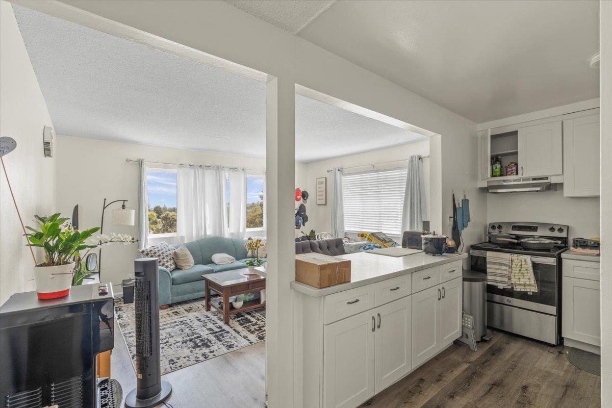 Detail Gallery Image 4 of 11 For 616 Canyon Rd, Redwood City,  CA 94062 - – Beds | – Baths