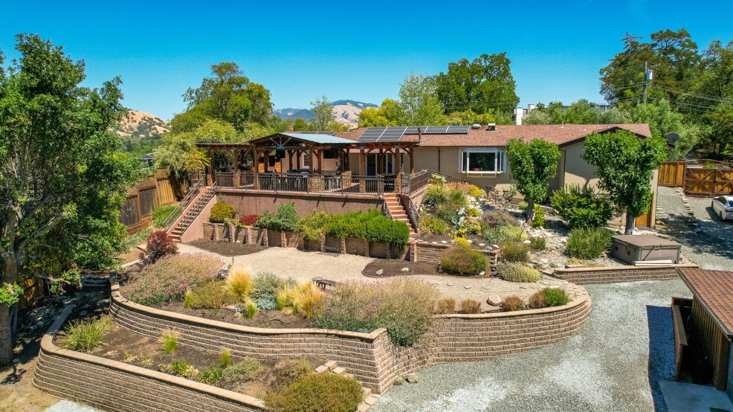 Detail Gallery Image 10 of 76 For 25 Adeline Dr, Walnut Creek,  CA 94596 - 4 Beds | 2/1 Baths
