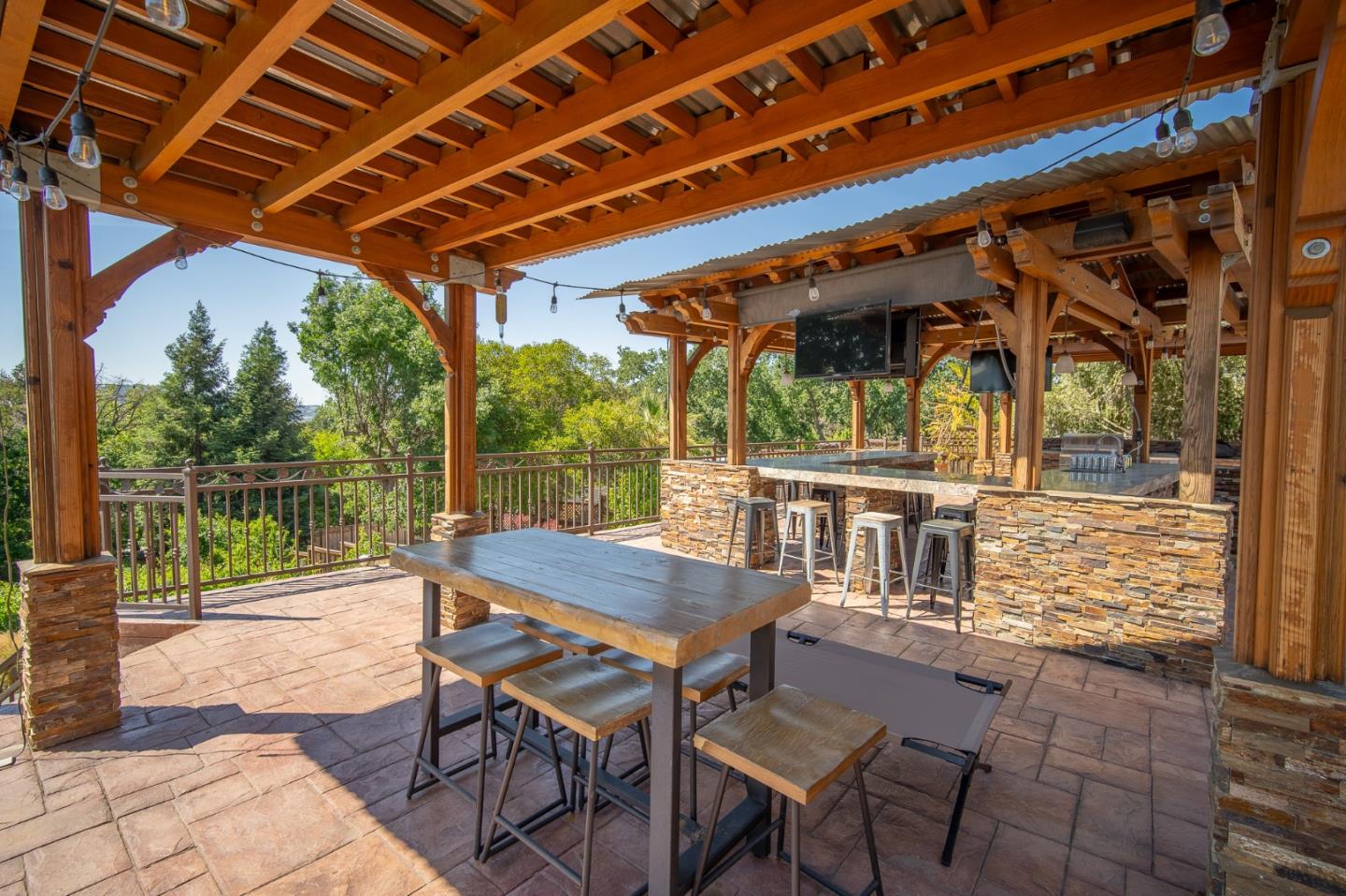Detail Gallery Image 24 of 76 For 25 Adeline Dr, Walnut Creek,  CA 94596 - 4 Beds | 2/1 Baths