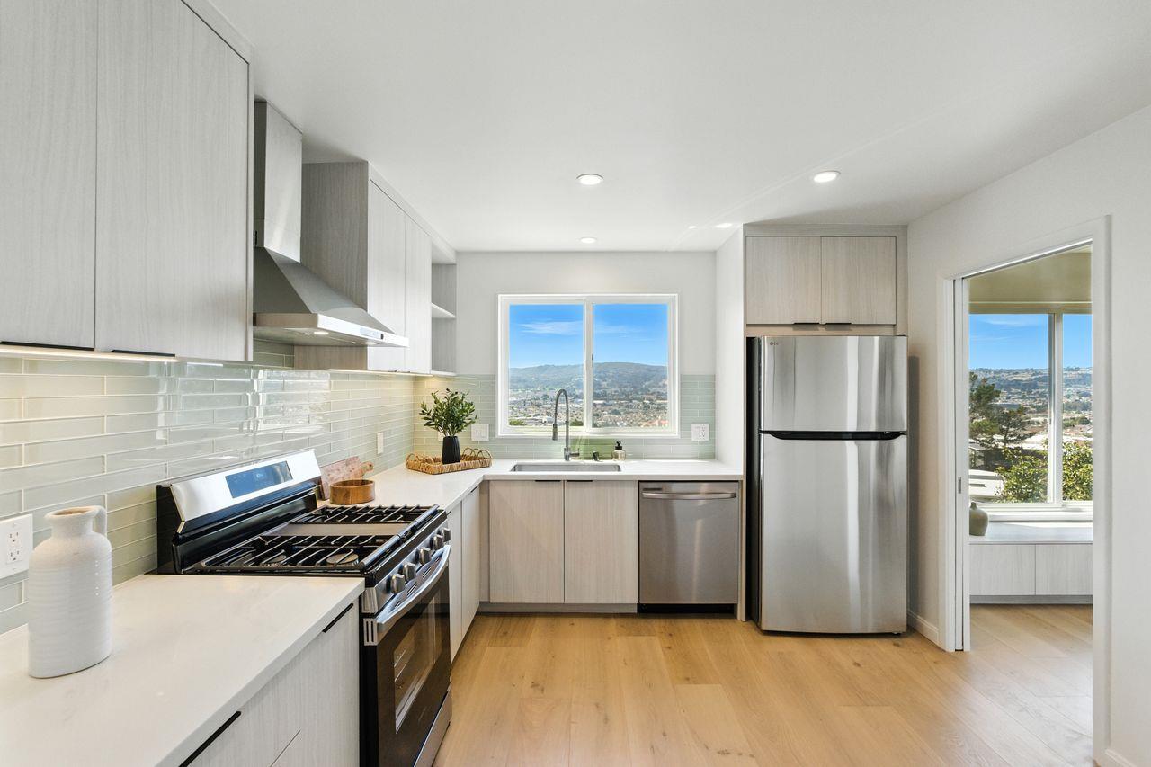 Detail Gallery Image 23 of 76 For 553 Diamond Ave, South San Francisco,  CA 94080 - 4 Beds | 3 Baths