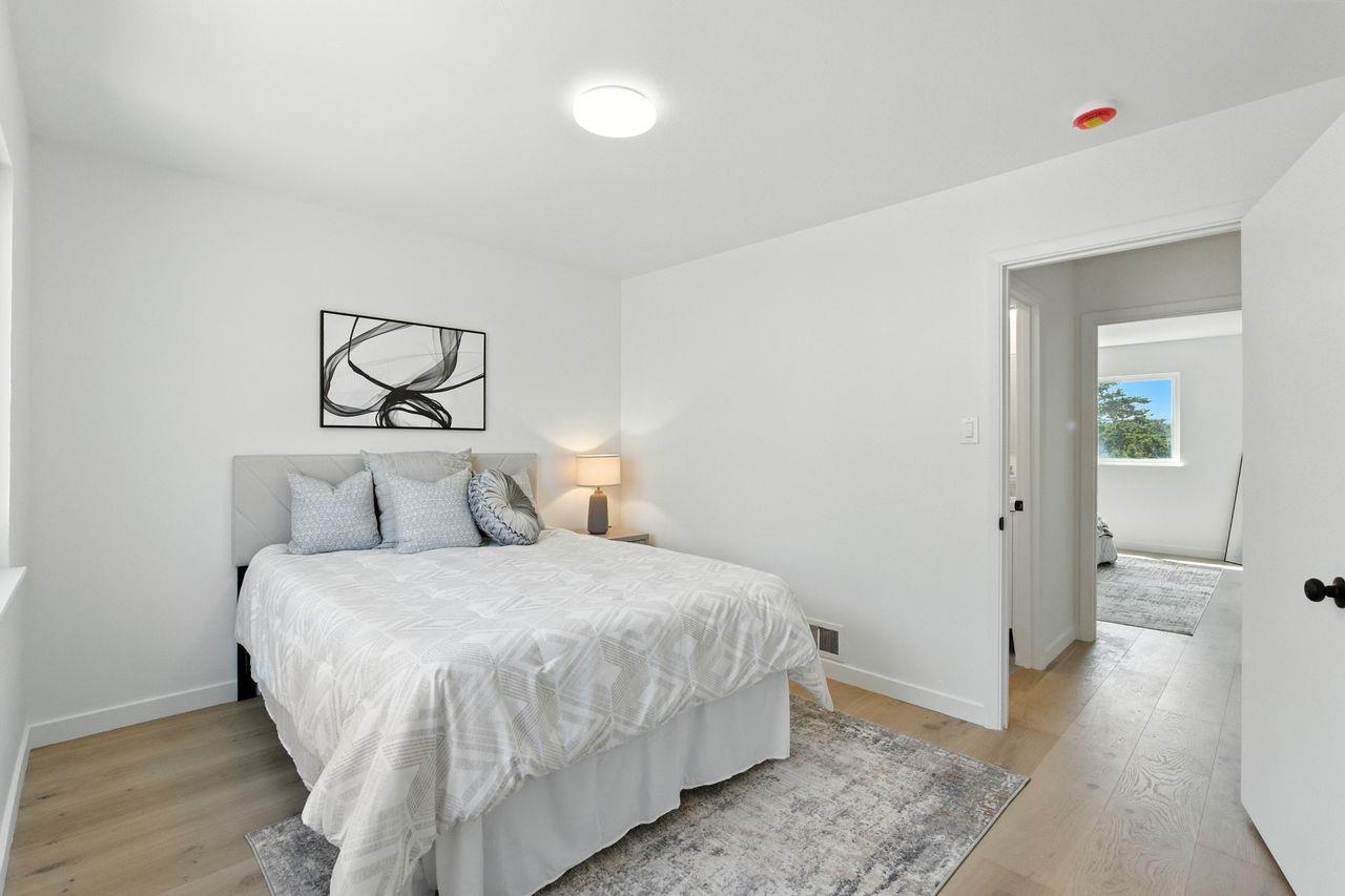 Detail Gallery Image 35 of 76 For 553 Diamond Ave, South San Francisco,  CA 94080 - 4 Beds | 3 Baths