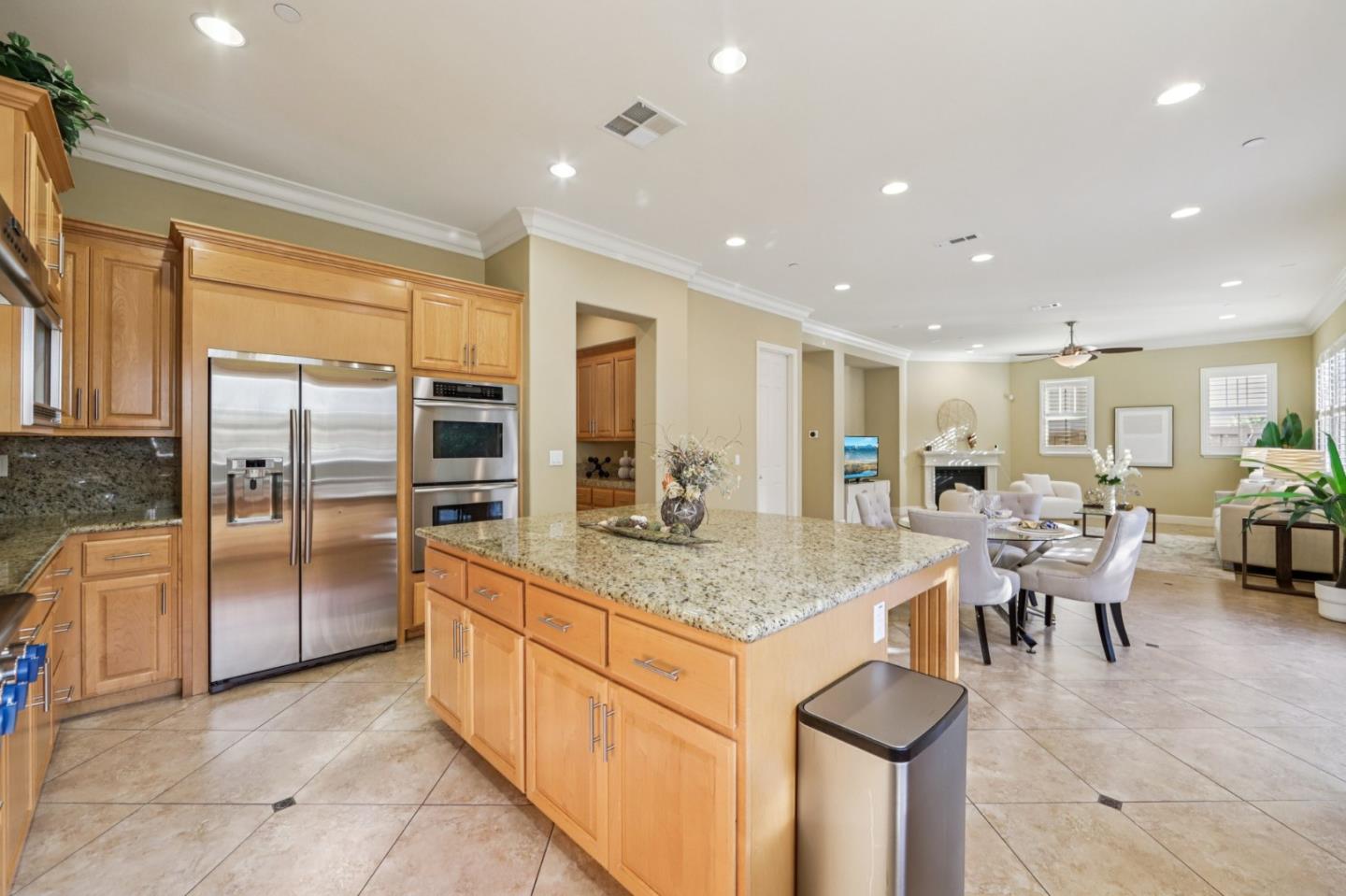 Detail Gallery Image 14 of 80 For 4511 Martin St, Union City,  CA 94587 - 5 Beds | 4 Baths