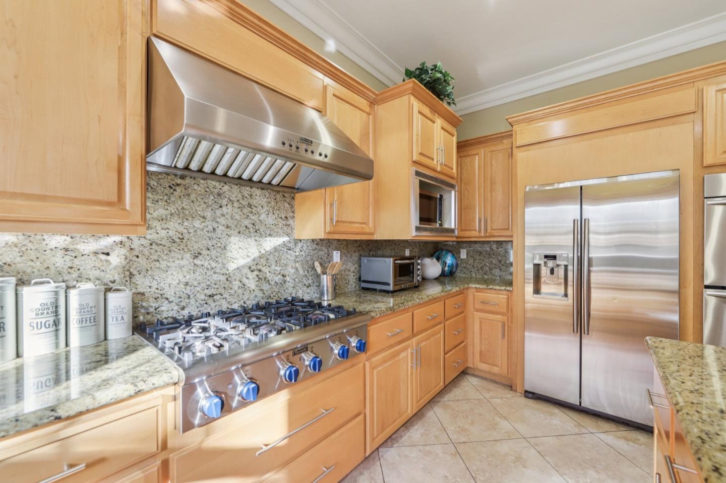 Detail Gallery Image 18 of 80 For 4511 Martin St, Union City,  CA 94587 - 5 Beds | 4 Baths