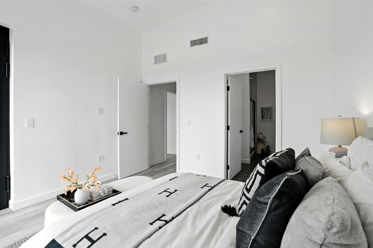 Detail Gallery Image 23 of 29 For 889 Mclellan Dr #302,  South San Francisco,  CA 94080 - 2 Beds | 2 Baths