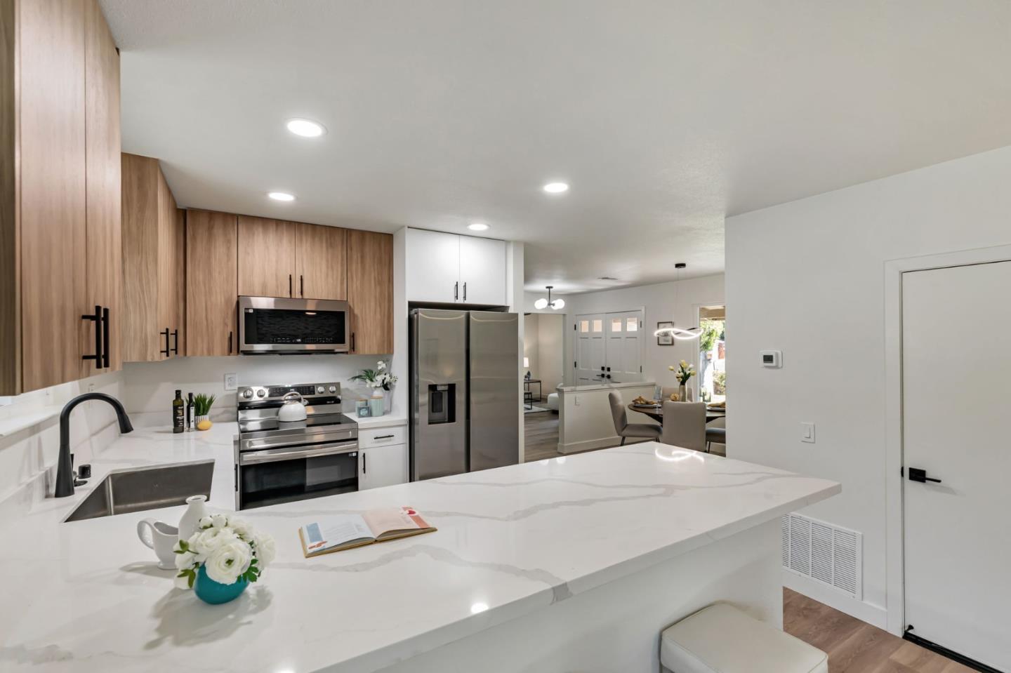 Detail Gallery Image 7 of 17 For 2936 Stutz Way, San Jose,  CA 95148 - 4 Beds | 2 Baths