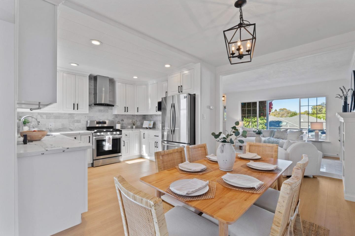 Detail Gallery Image 11 of 33 For 3806 Kenwood Ave, San Mateo,  CA 94403 - 4 Beds | 2 Baths
