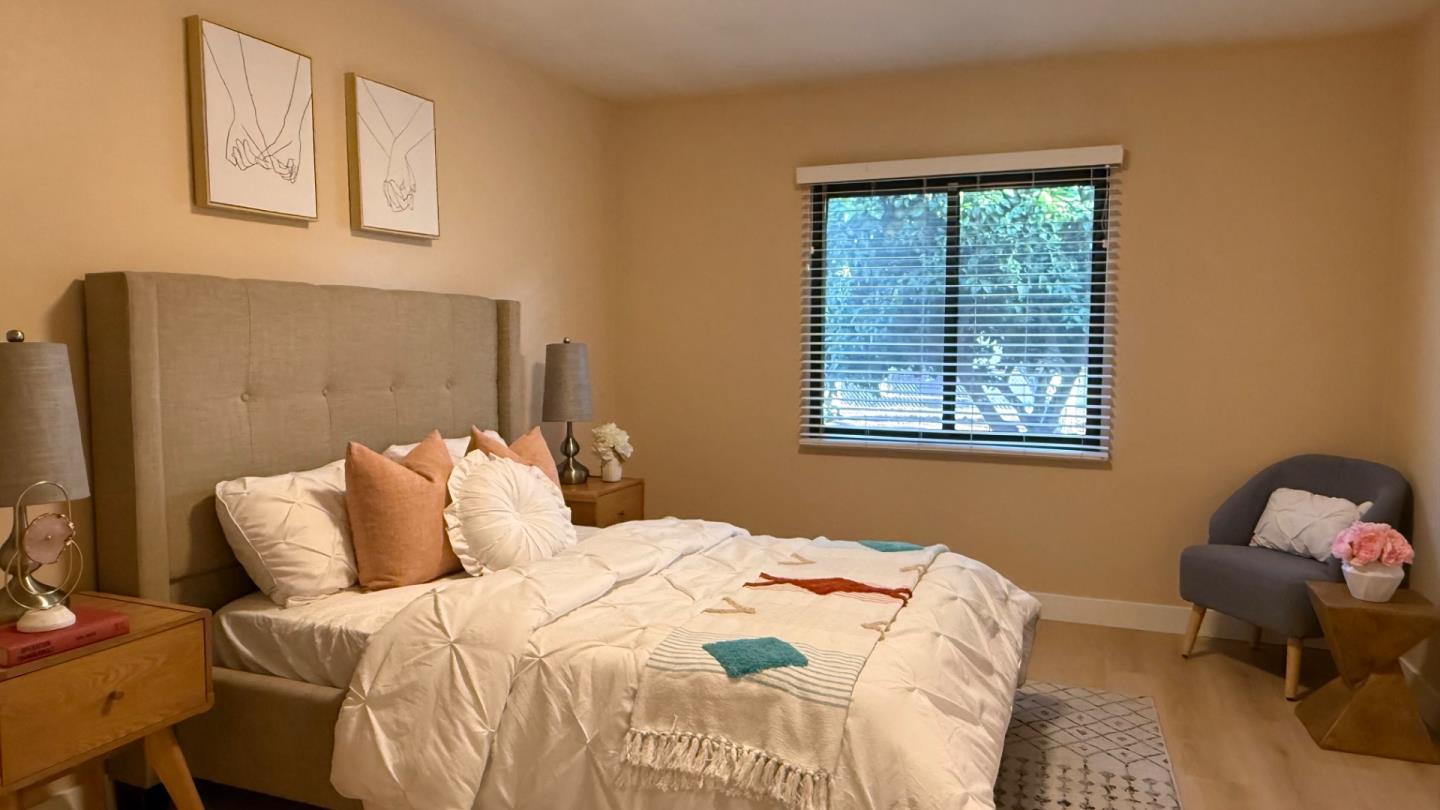 Detail Gallery Image 15 of 22 For 18612 Bucknall Rd, Saratoga,  CA 95070 - 4 Beds | 2 Baths