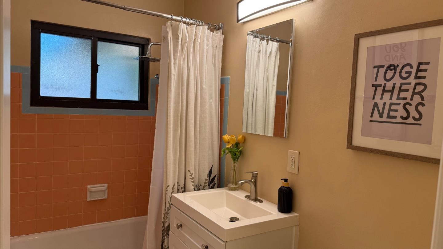 Detail Gallery Image 17 of 22 For 18612 Bucknall Rd, Saratoga,  CA 95070 - 4 Beds | 2 Baths