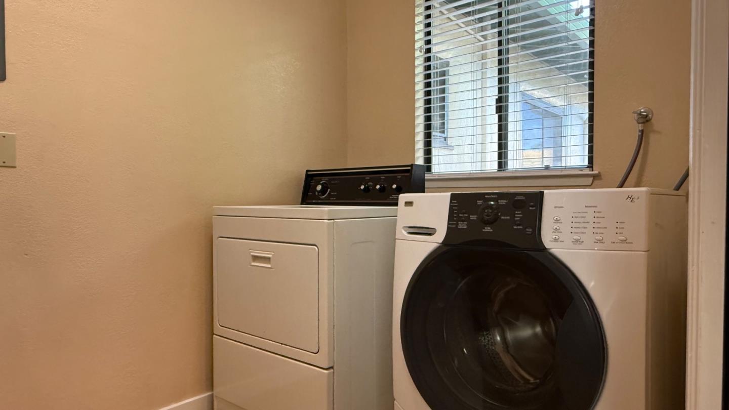 Detail Gallery Image 18 of 22 For 18612 Bucknall Rd, Saratoga,  CA 95070 - 4 Beds | 2 Baths