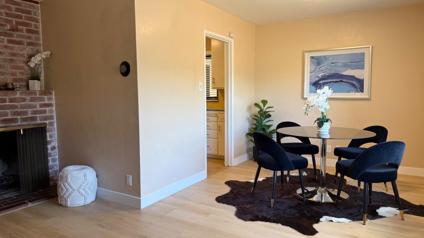 Detail Gallery Image 3 of 22 For 18612 Bucknall Rd, Saratoga,  CA 95070 - 4 Beds | 2 Baths