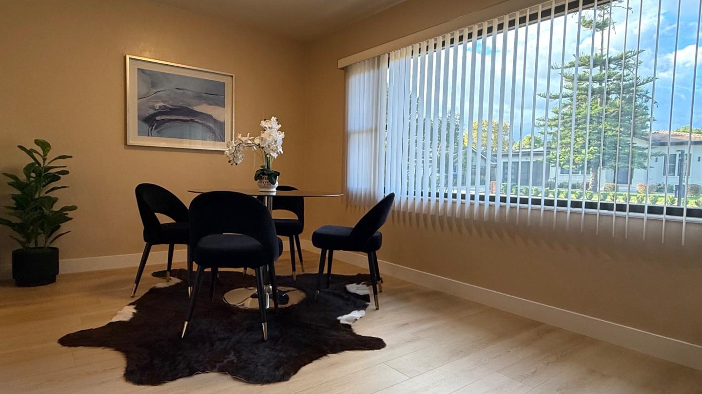Detail Gallery Image 4 of 22 For 18612 Bucknall Rd, Saratoga,  CA 95070 - 4 Beds | 2 Baths