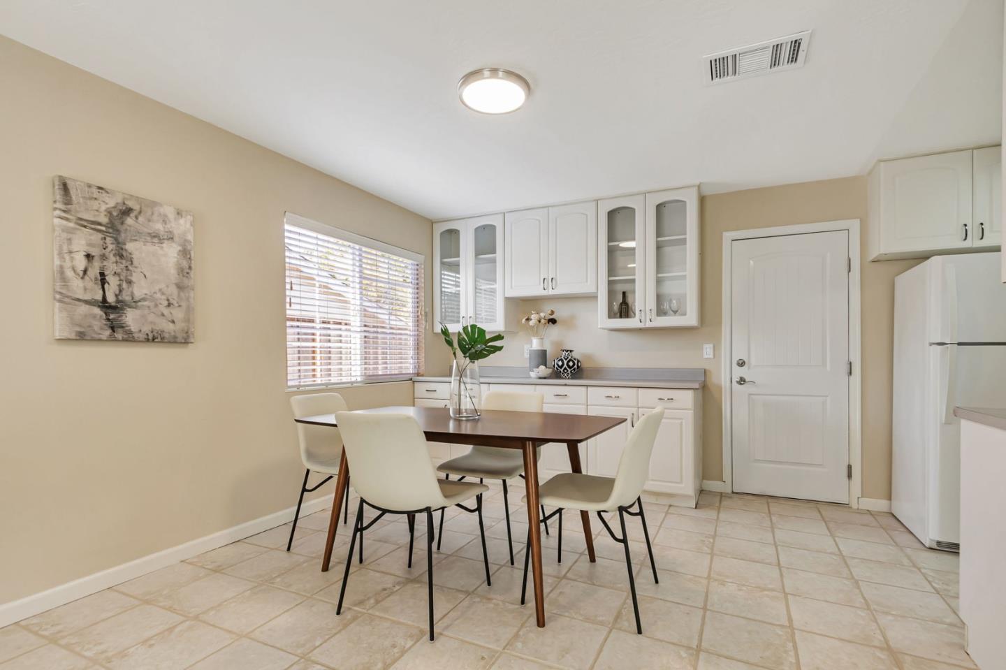 Detail Gallery Image 10 of 23 For 3527 Pine Creek Dr, San Jose,  CA 95132 - 4 Beds | 2 Baths