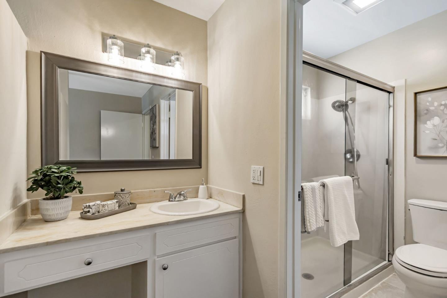 Detail Gallery Image 13 of 23 For 3527 Pine Creek Dr, San Jose,  CA 95132 - 4 Beds | 2 Baths