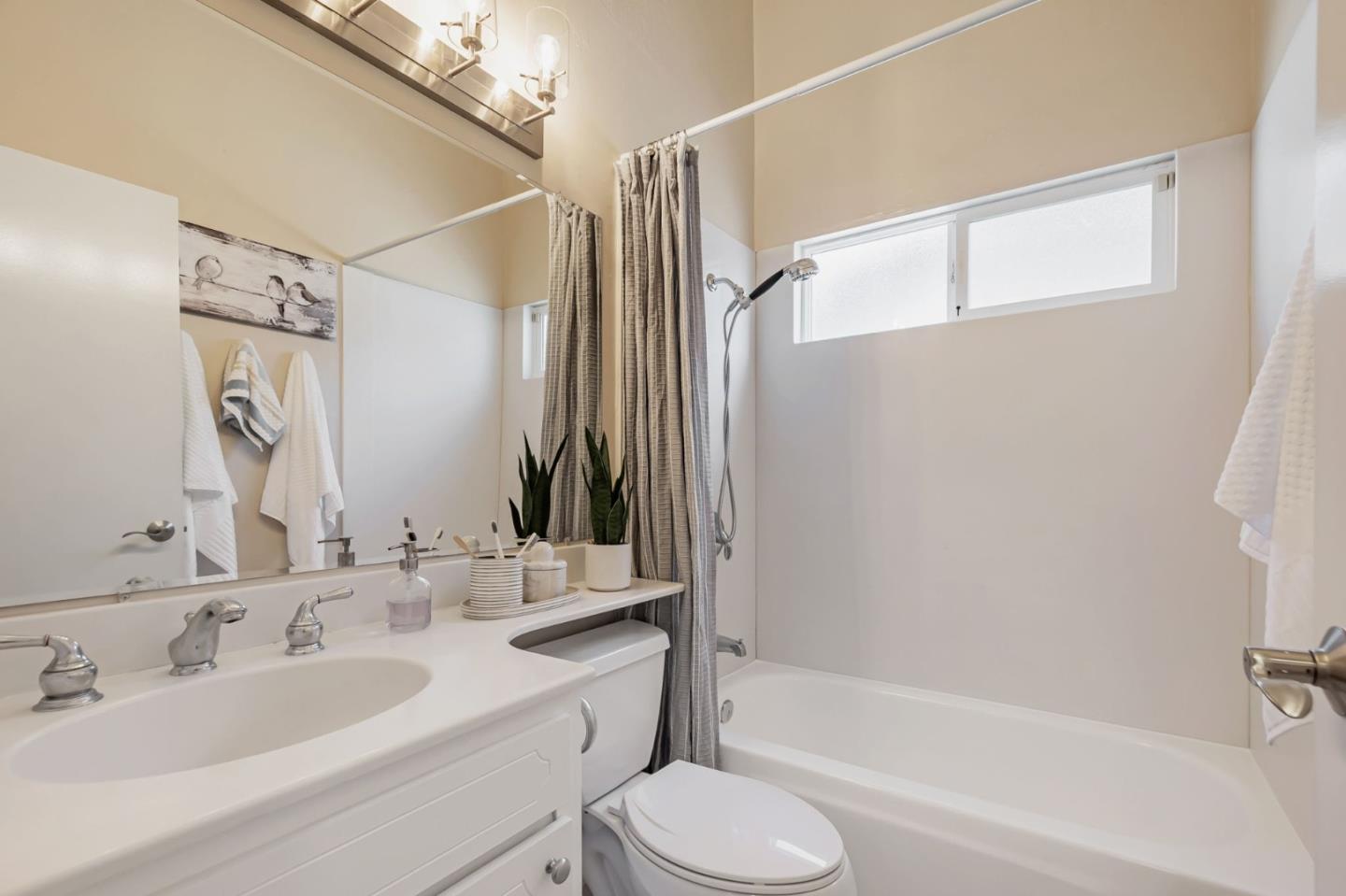 Detail Gallery Image 17 of 23 For 3527 Pine Creek Dr, San Jose,  CA 95132 - 4 Beds | 2 Baths