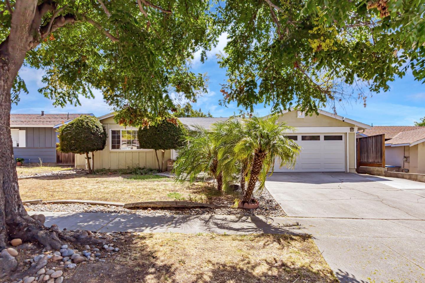 Detail Gallery Image 3 of 23 For 3527 Pine Creek Dr, San Jose,  CA 95132 - 4 Beds | 2 Baths
