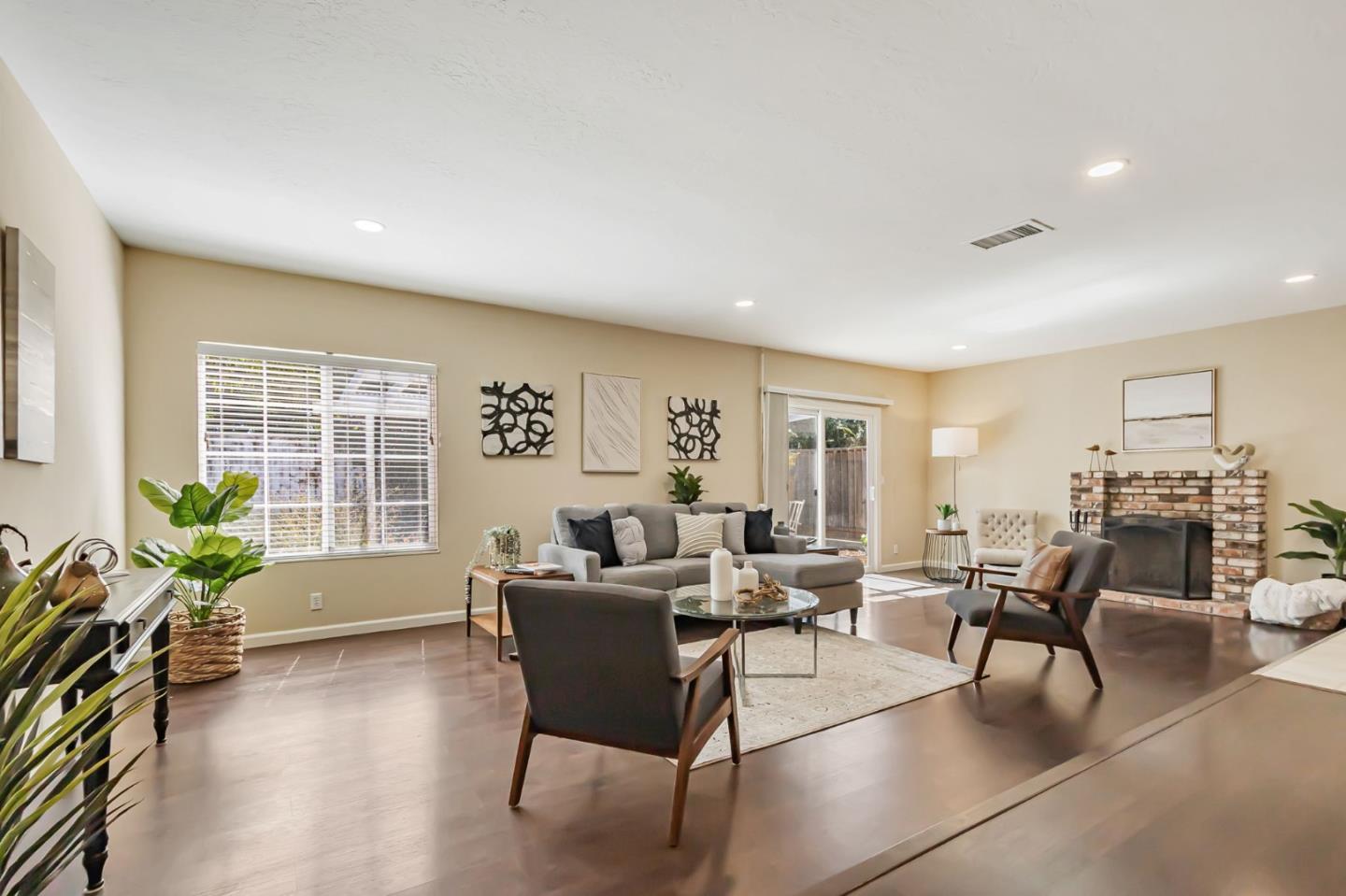 Detail Gallery Image 4 of 23 For 3527 Pine Creek Dr, San Jose,  CA 95132 - 4 Beds | 2 Baths