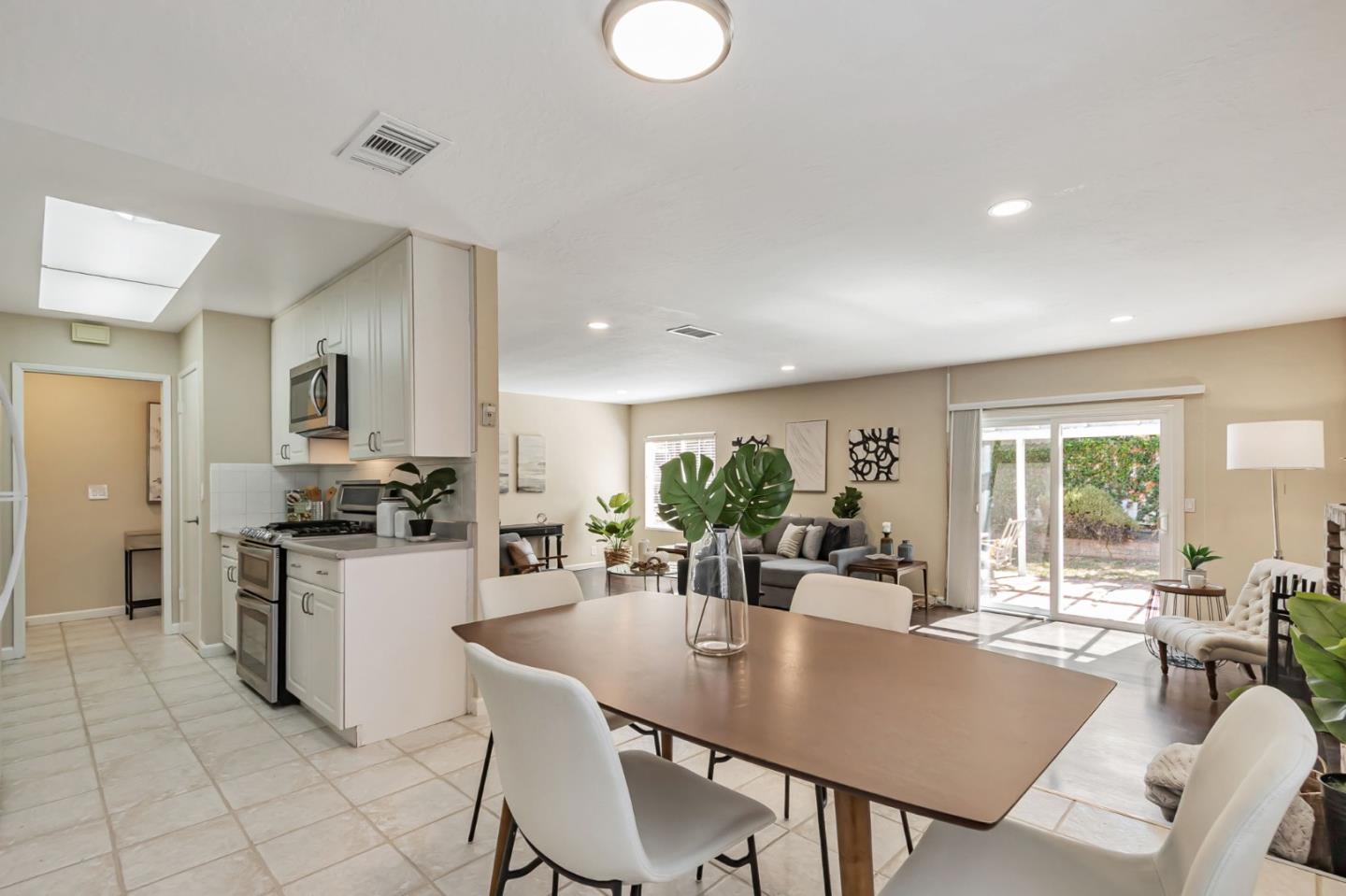 Detail Gallery Image 9 of 23 For 3527 Pine Creek Dr, San Jose,  CA 95132 - 4 Beds | 2 Baths