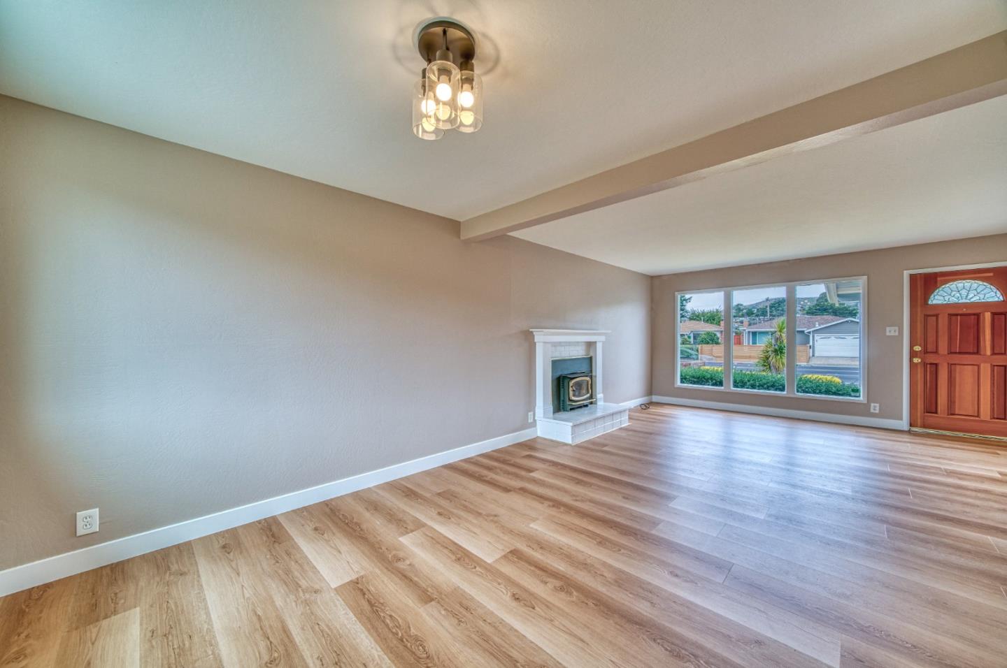 Detail Gallery Image 12 of 34 For 820 Linda Mar Blvd, Pacifica,  CA 94044 - 3 Beds | 1 Baths