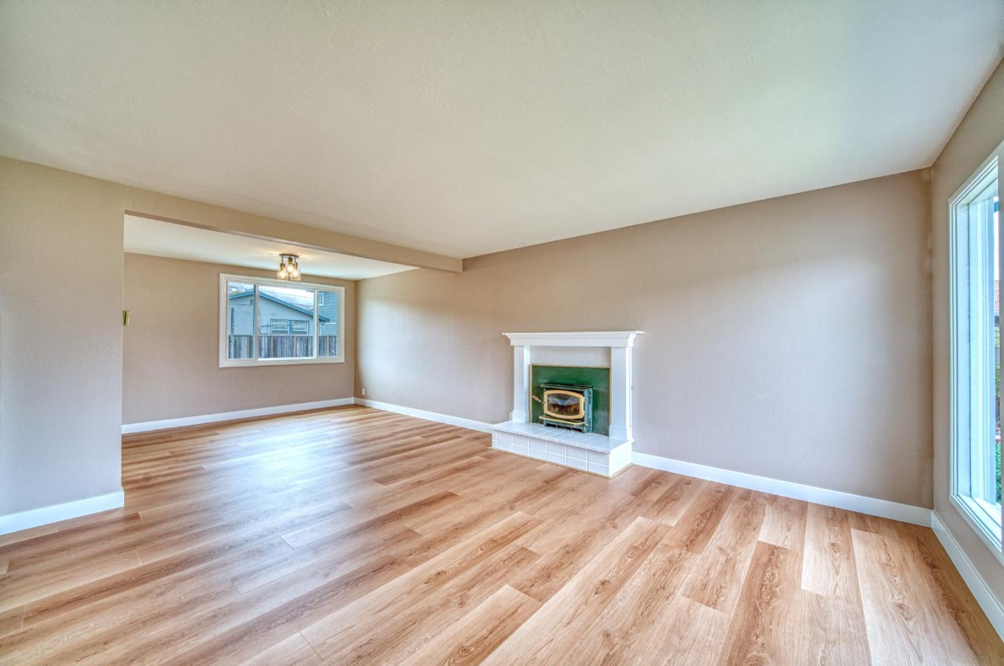 Detail Gallery Image 13 of 34 For 820 Linda Mar Blvd, Pacifica,  CA 94044 - 3 Beds | 1 Baths