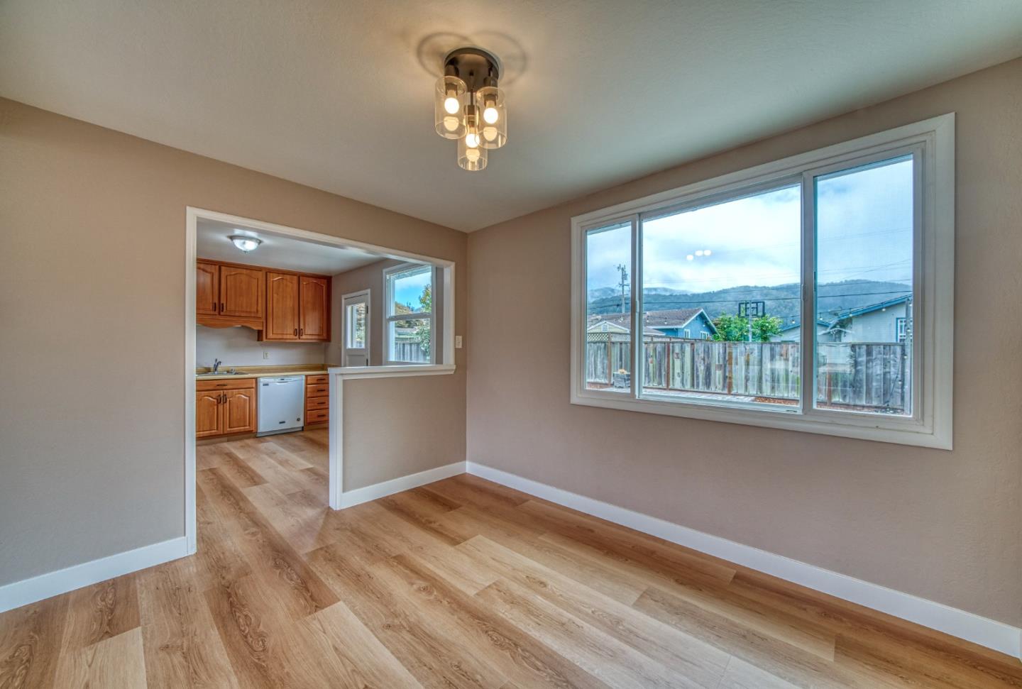 Detail Gallery Image 17 of 34 For 820 Linda Mar Blvd, Pacifica,  CA 94044 - 3 Beds | 1 Baths