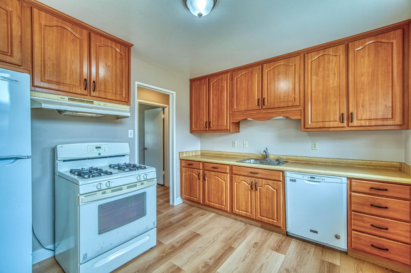 Detail Gallery Image 19 of 34 For 820 Linda Mar Blvd, Pacifica,  CA 94044 - 3 Beds | 1 Baths