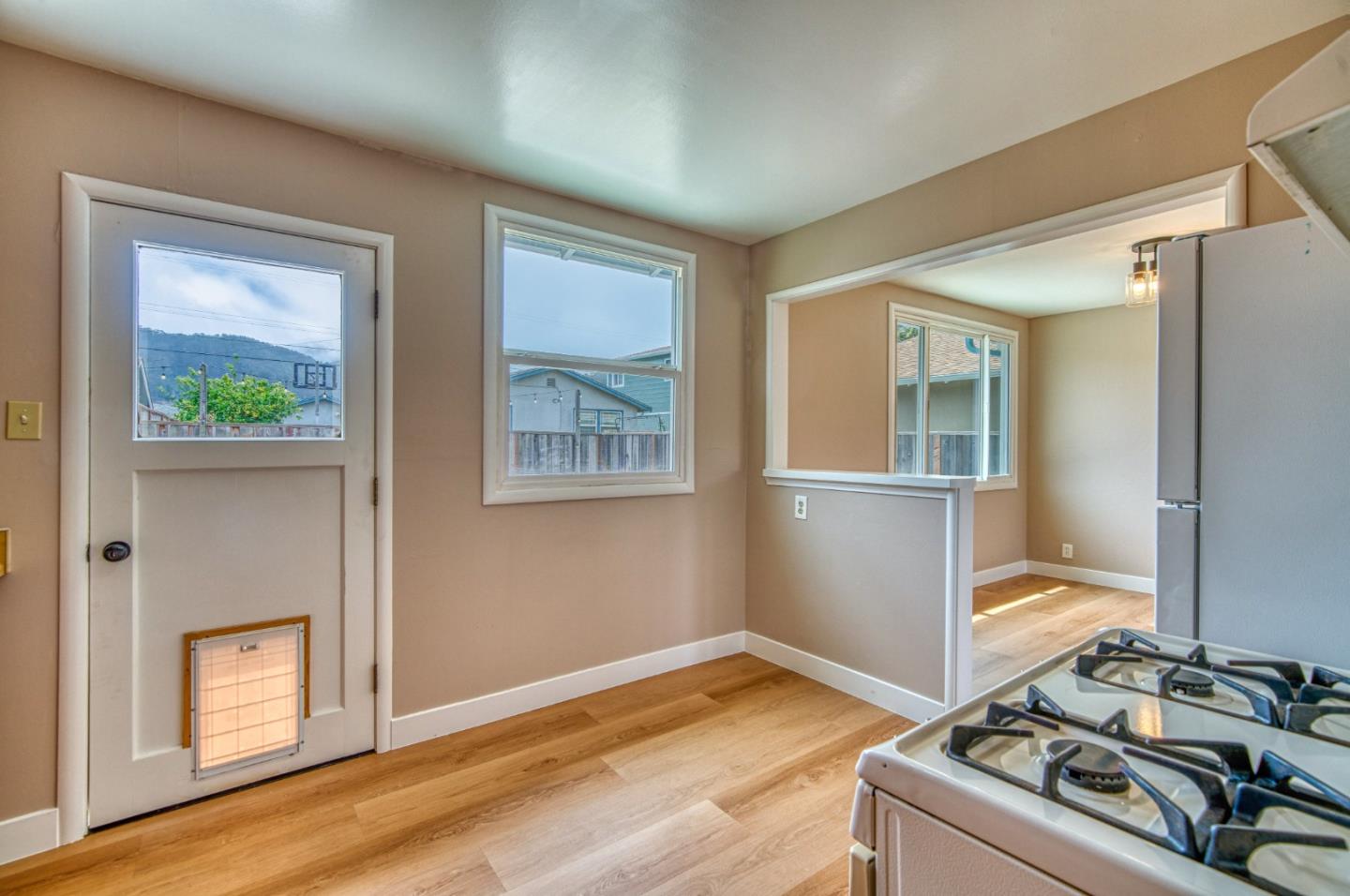 Detail Gallery Image 20 of 34 For 820 Linda Mar Blvd, Pacifica,  CA 94044 - 3 Beds | 1 Baths