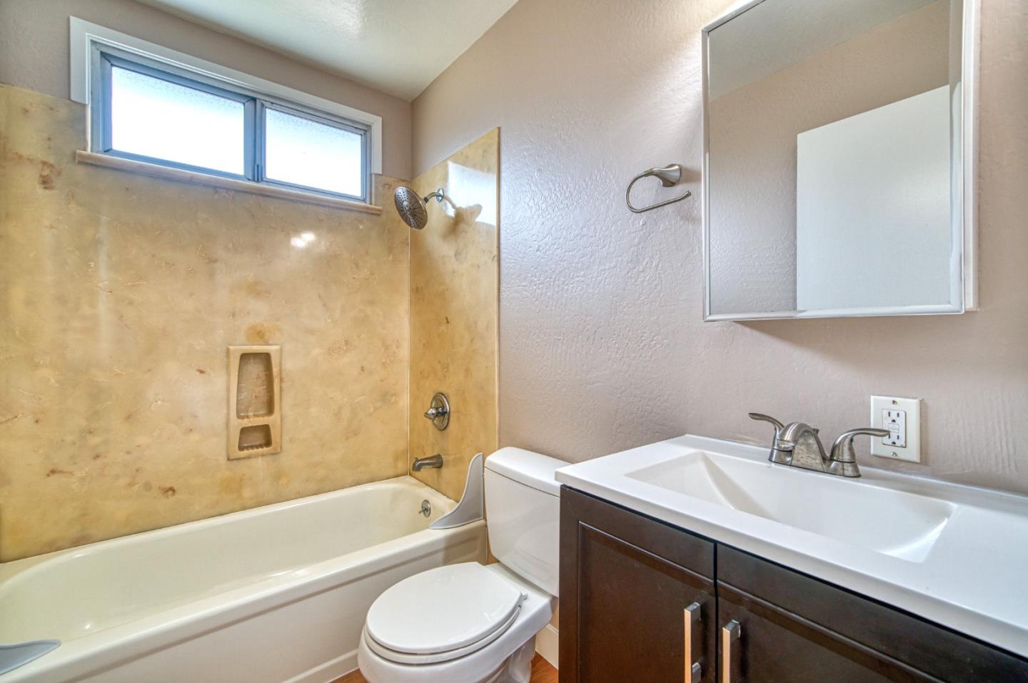 Detail Gallery Image 23 of 34 For 820 Linda Mar Blvd, Pacifica,  CA 94044 - 3 Beds | 1 Baths