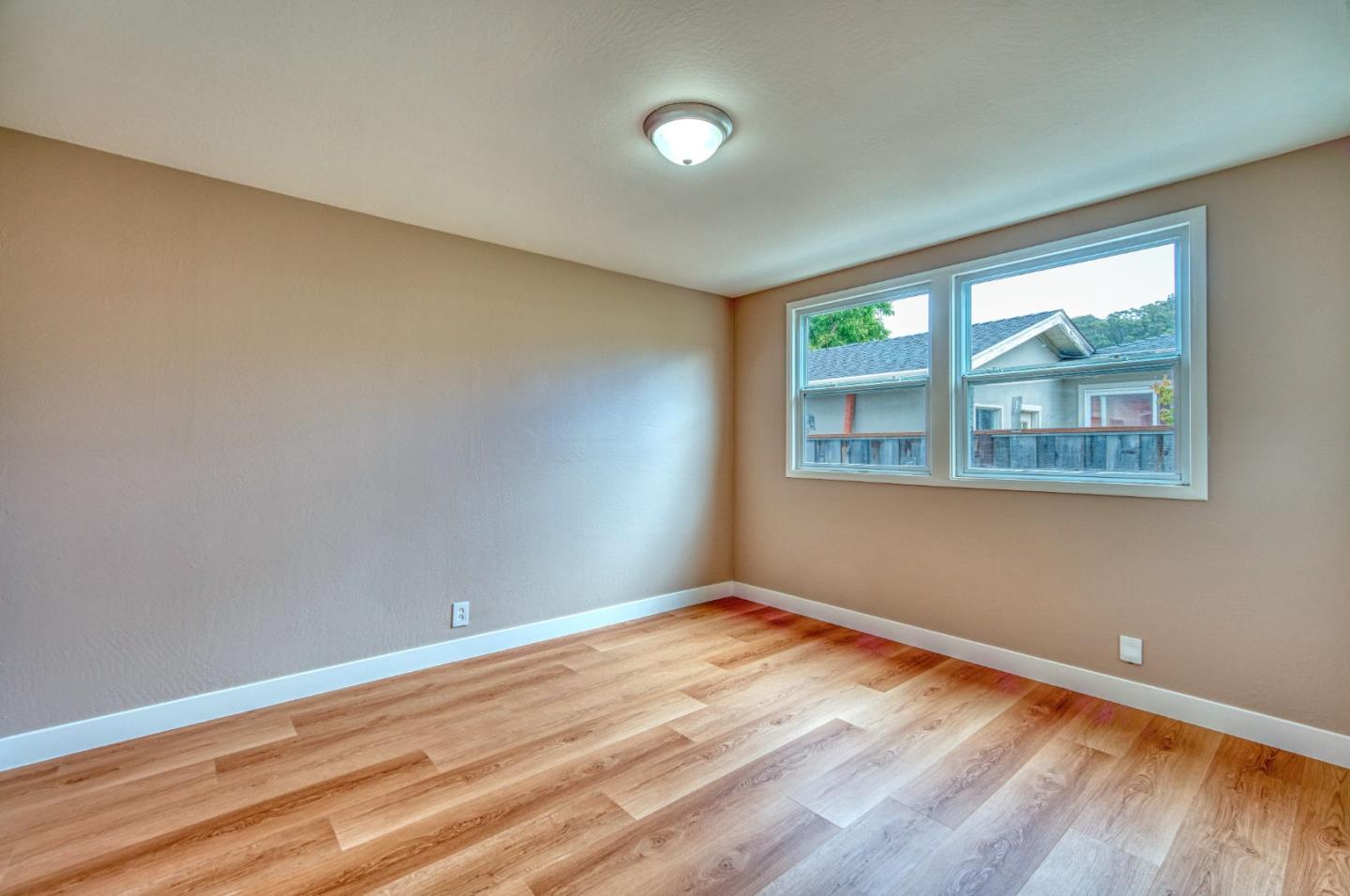 Detail Gallery Image 27 of 34 For 820 Linda Mar Blvd, Pacifica,  CA 94044 - 3 Beds | 1 Baths