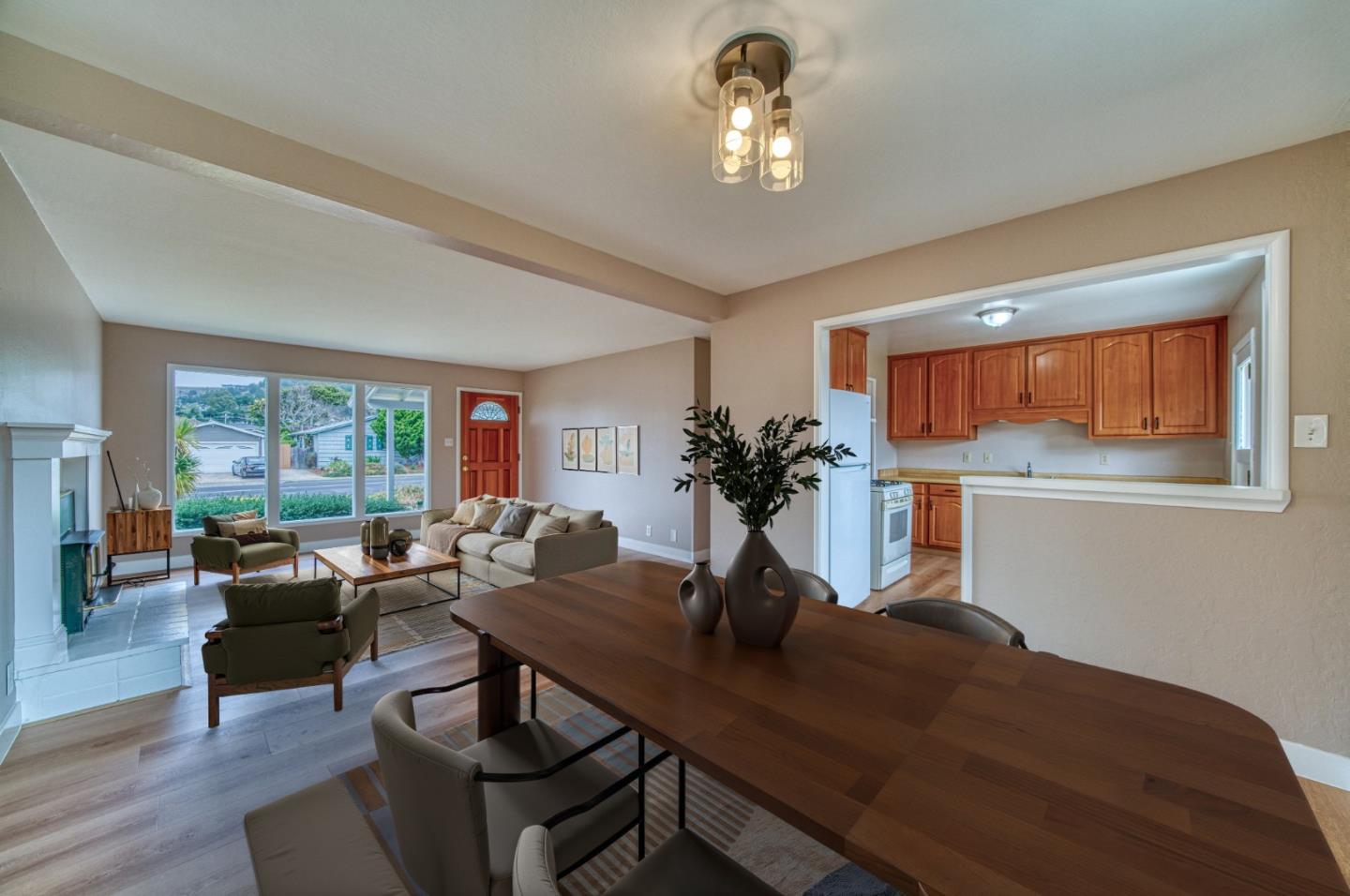 Detail Gallery Image 9 of 34 For 820 Linda Mar Blvd, Pacifica,  CA 94044 - 3 Beds | 1 Baths