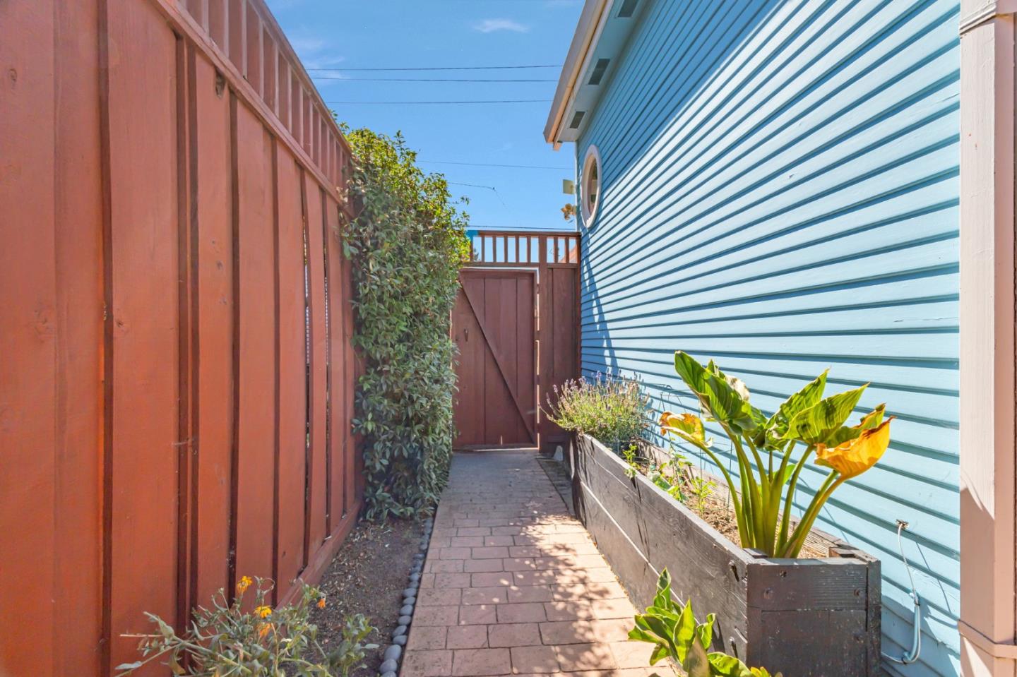 Detail Gallery Image 36 of 38 For 722 Cayuga St, Santa Cruz,  CA 95062 - 3 Beds | 2 Baths