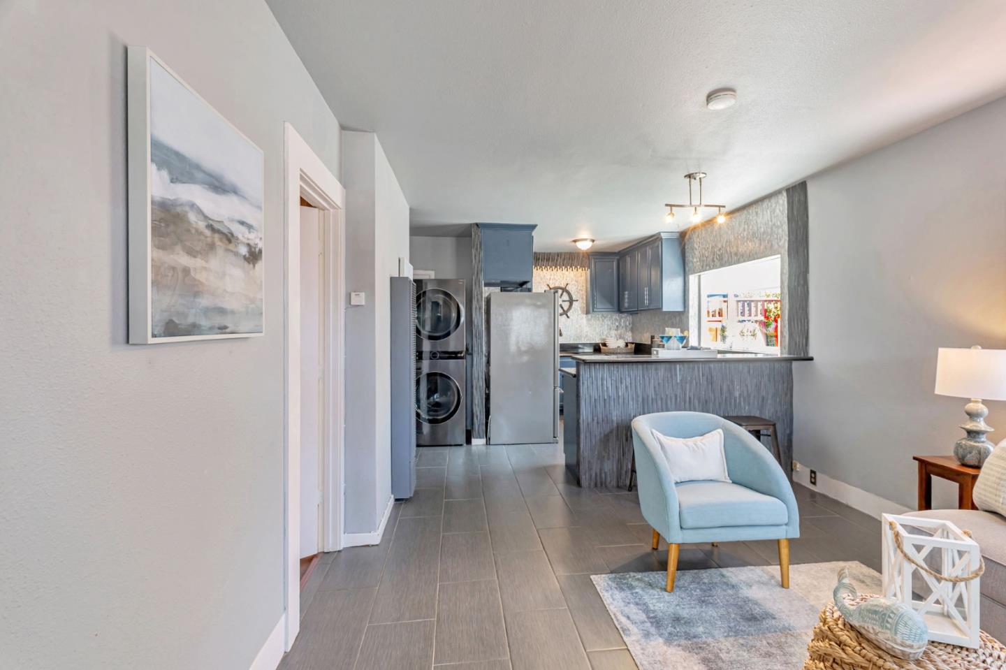 Detail Gallery Image 7 of 38 For 722 Cayuga St, Santa Cruz,  CA 95062 - 3 Beds | 2 Baths