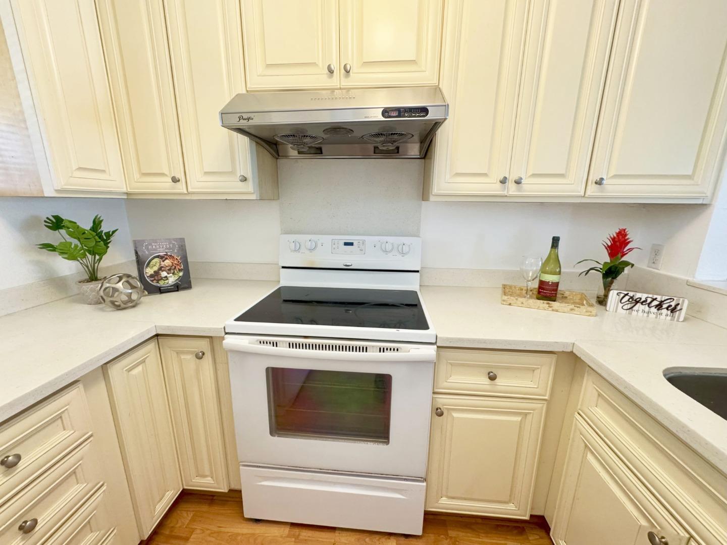 Detail Gallery Image 10 of 10 For 763 Franklin St #420,  Oakland,  CA 94607 - 1 Beds | 1 Baths