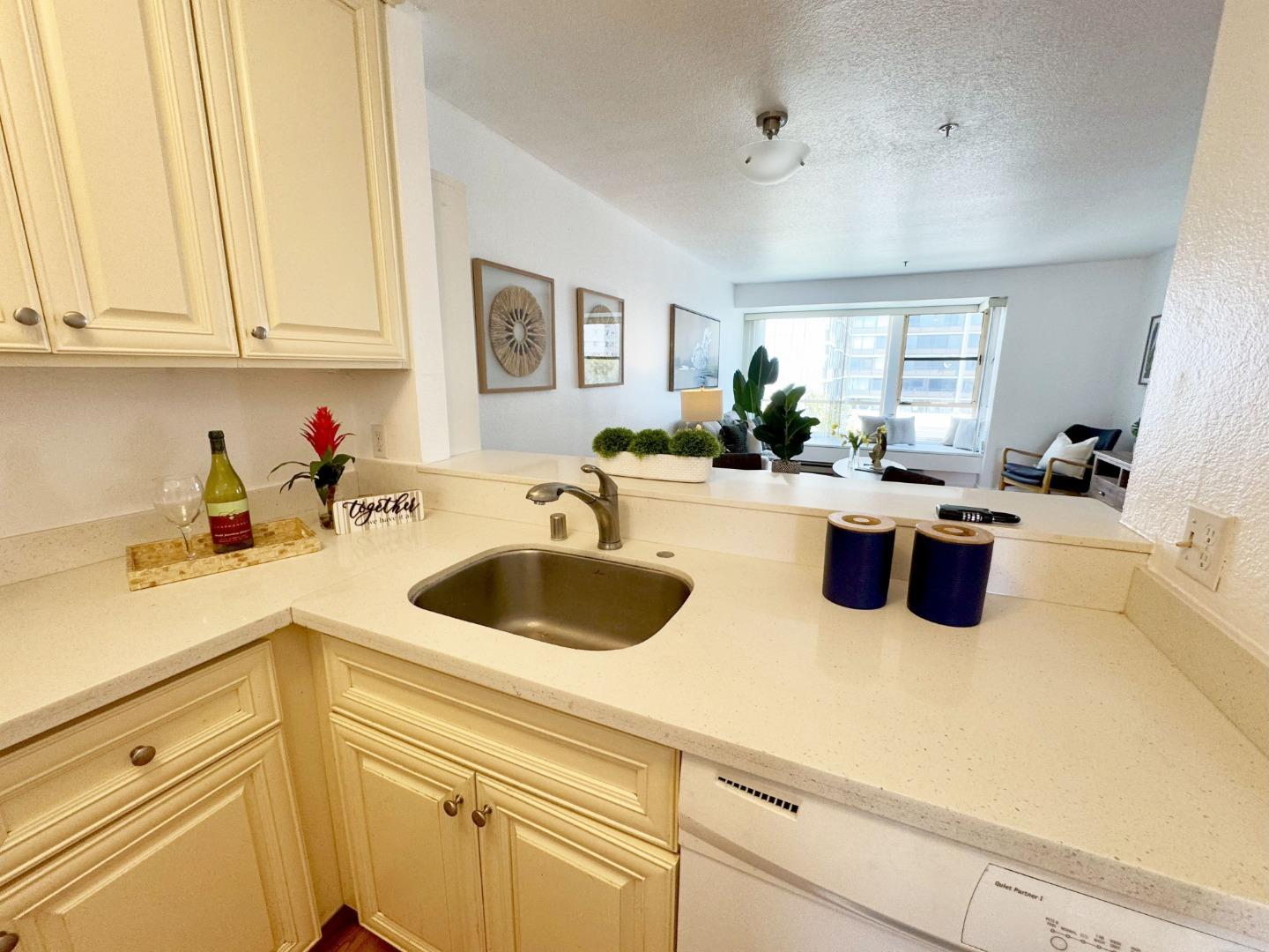 Detail Gallery Image 7 of 10 For 763 Franklin St #420,  Oakland,  CA 94607 - 1 Beds | 1 Baths