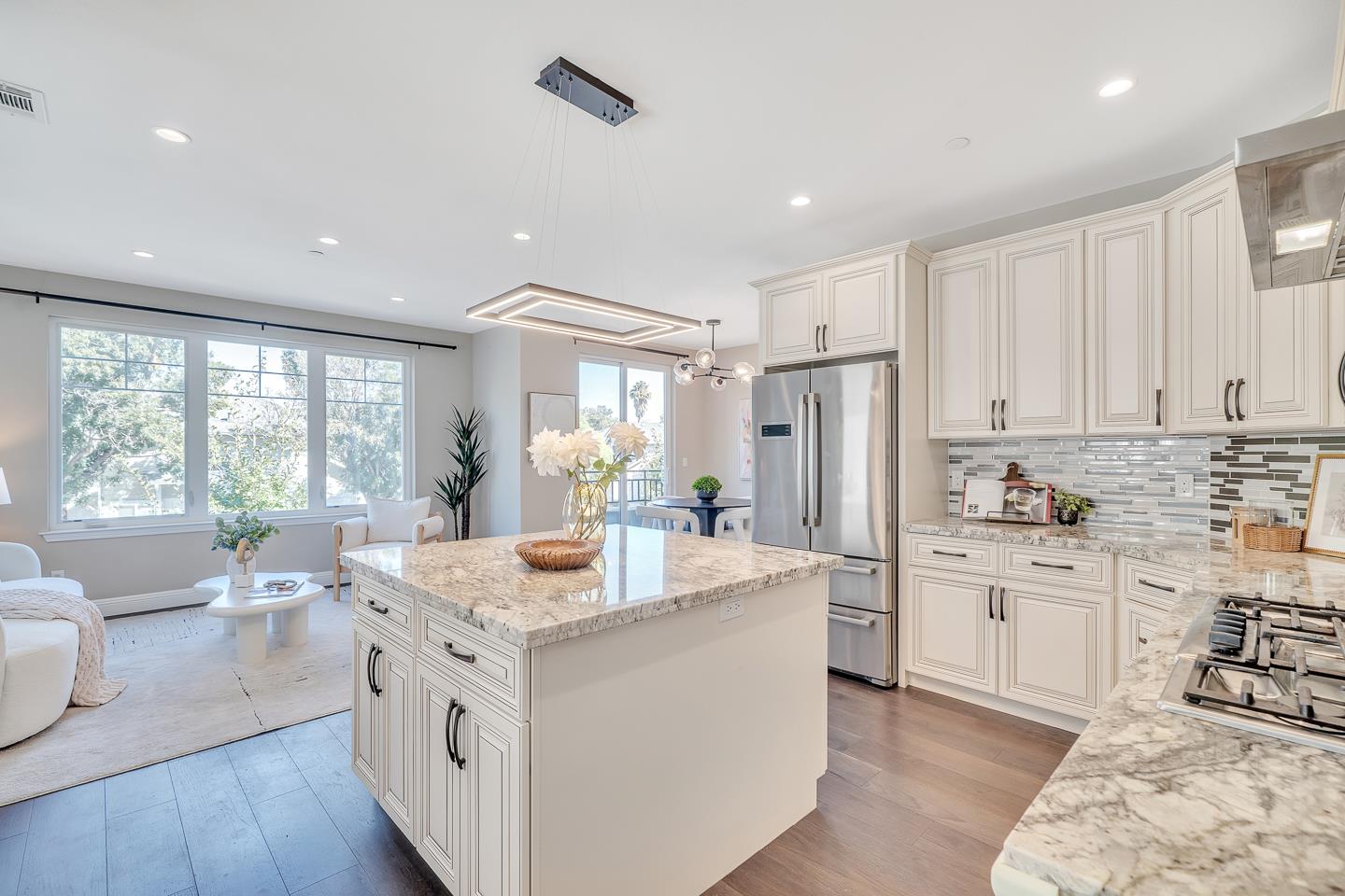 Detail Gallery Image 14 of 41 For 1337 Araujo St, San Jose,  CA 95131 - 4 Beds | 4 Baths