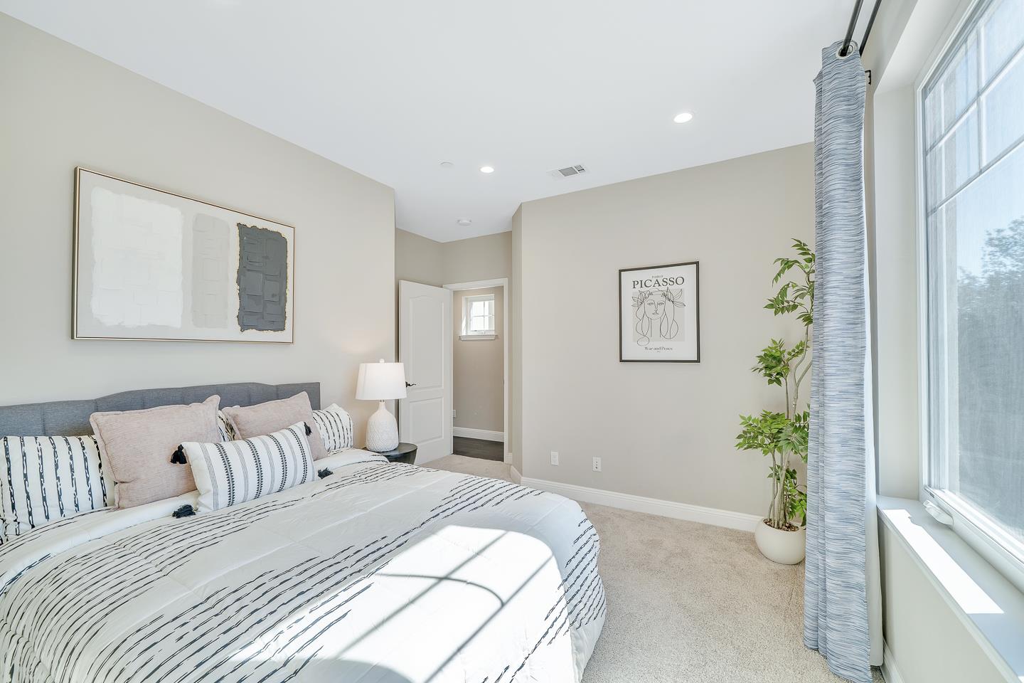 Detail Gallery Image 21 of 41 For 1337 Araujo St, San Jose,  CA 95131 - 4 Beds | 4 Baths