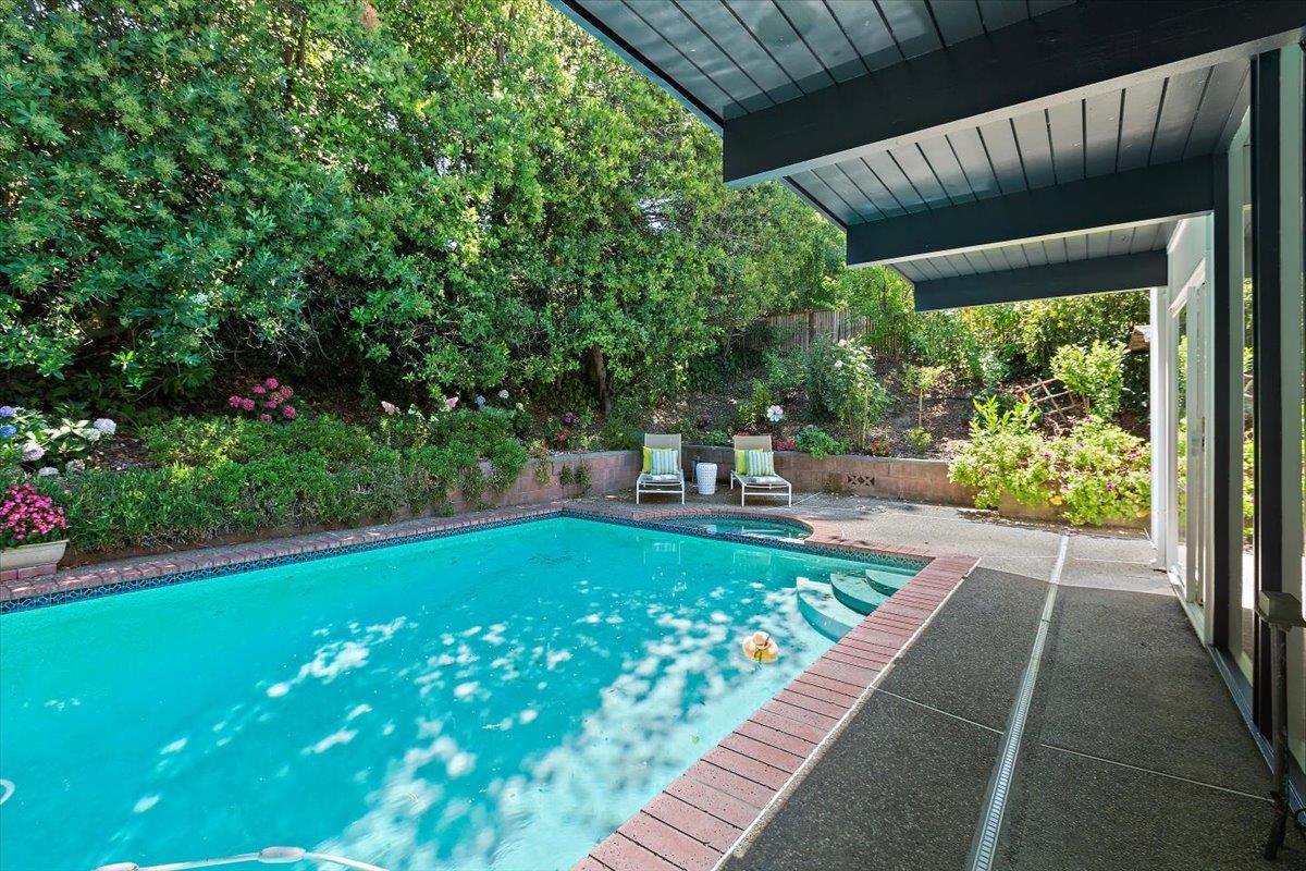 Detail Gallery Image 28 of 38 For 1531 Forge Rd, San Mateo,  CA 94402 - 4 Beds | 2 Baths