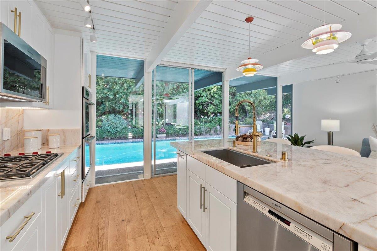 Detail Gallery Image 8 of 38 For 1531 Forge Rd, San Mateo,  CA 94402 - 4 Beds | 2 Baths