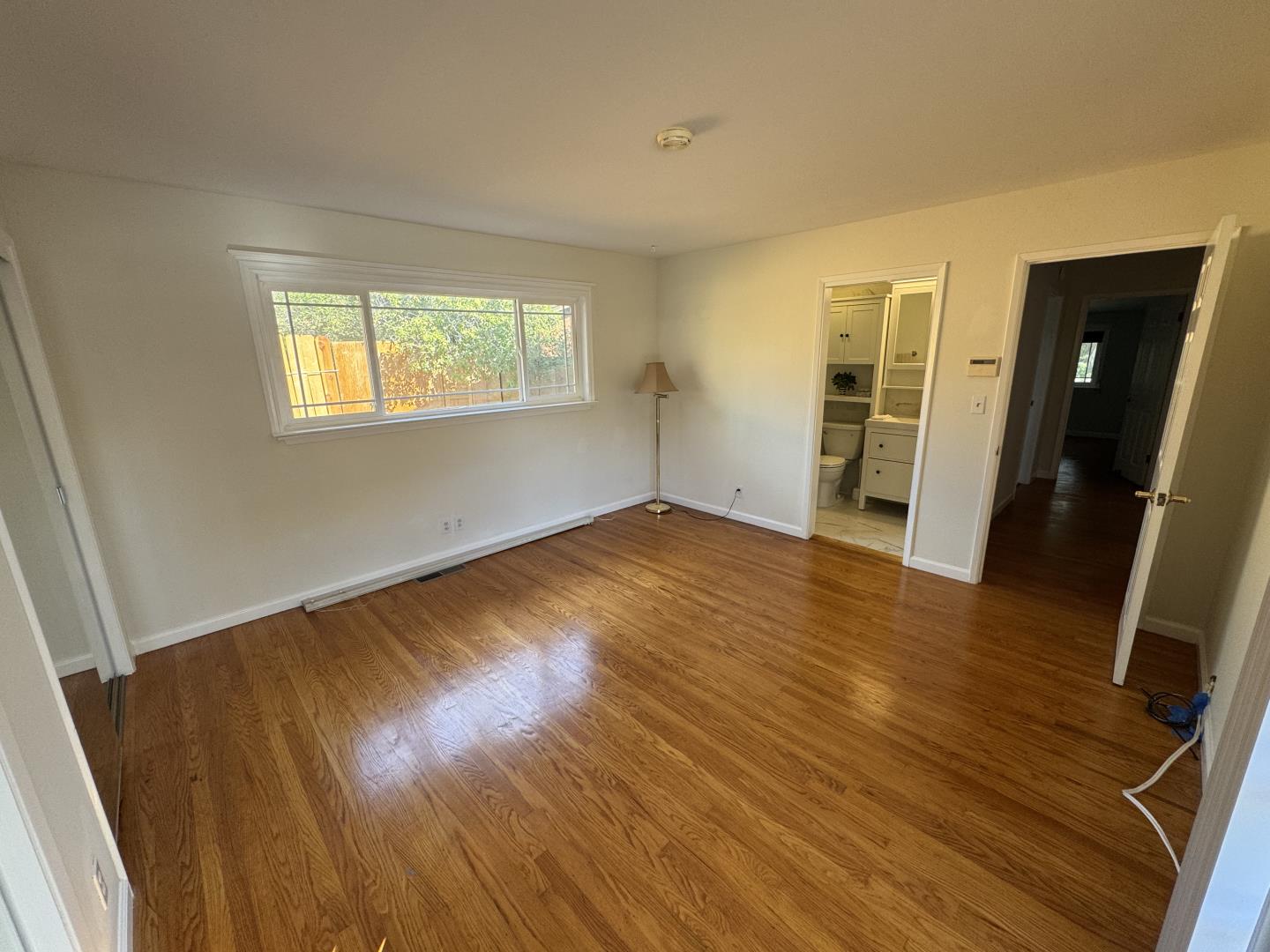 Detail Gallery Image 10 of 17 For 1221 Covington Rd, Los Altos,  CA 94024 - 4 Beds | 2/1 Baths