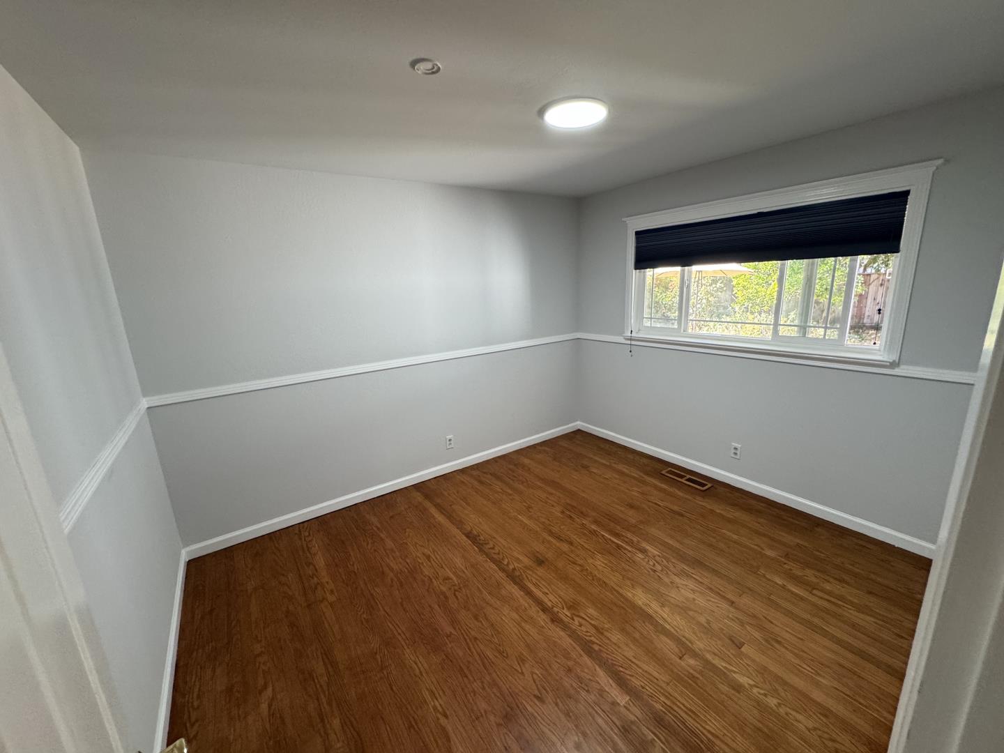Detail Gallery Image 12 of 17 For 1221 Covington Rd, Los Altos,  CA 94024 - 4 Beds | 2/1 Baths
