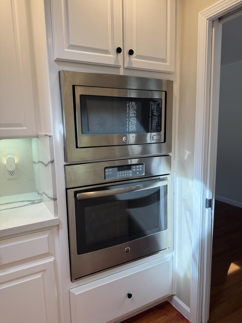 Detail Gallery Image 4 of 17 For 1221 Covington Rd, Los Altos,  CA 94024 - 4 Beds | 2/1 Baths