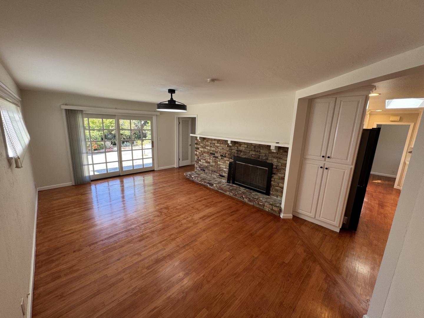 Detail Gallery Image 7 of 17 For 1221 Covington Rd, Los Altos,  CA 94024 - 4 Beds | 2/1 Baths