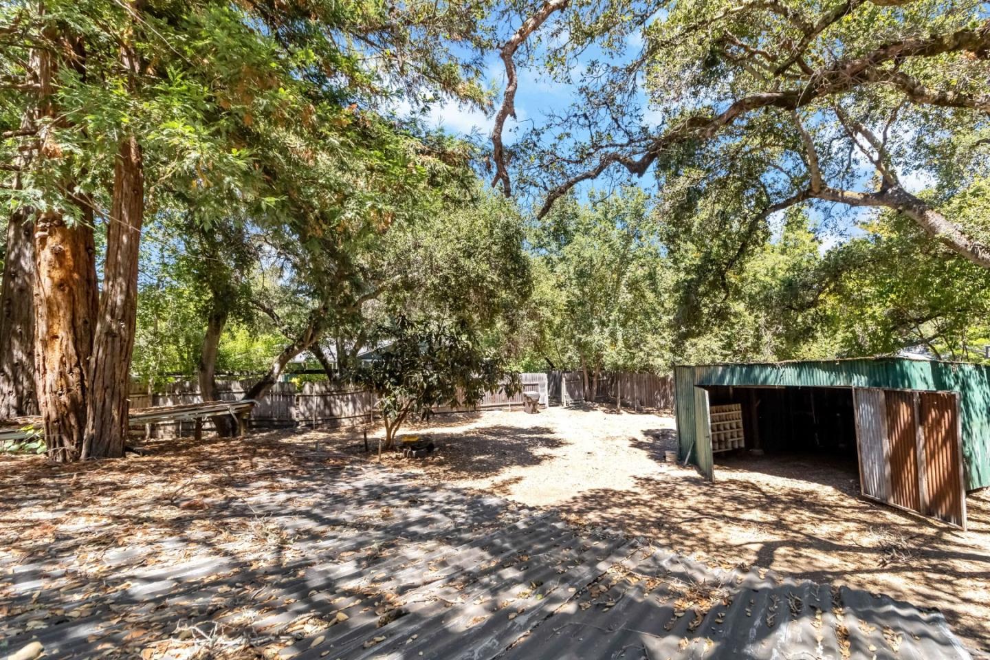 Detail Gallery Image 12 of 22 For 120 Miramontes Rd, Woodside,  CA 94062 - 5 Beds | 4/1 Baths
