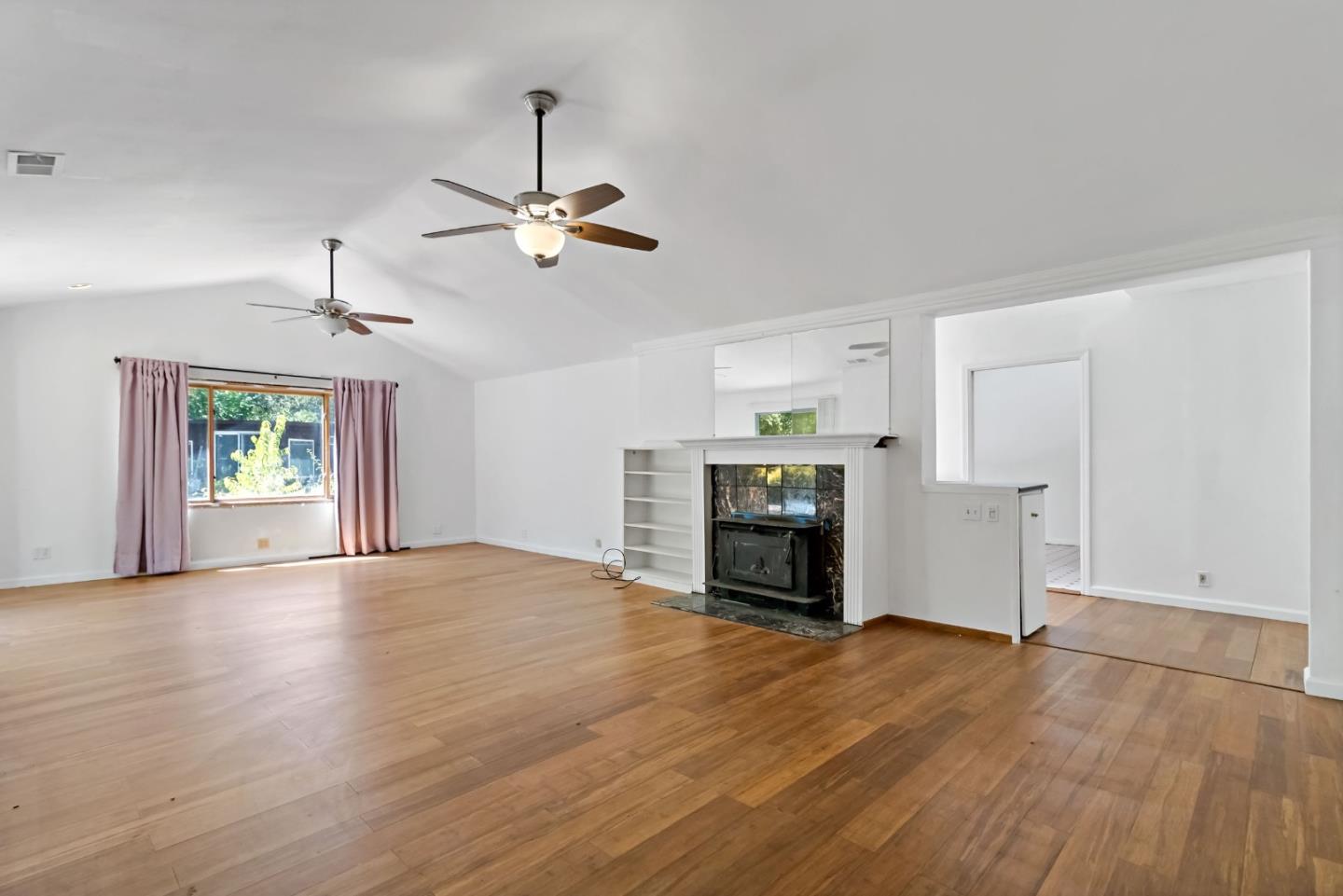Detail Gallery Image 13 of 22 For 120 Miramontes Rd, Woodside,  CA 94062 - 5 Beds | 4/1 Baths